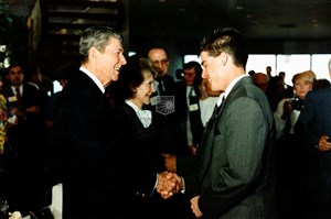 Image description is not available for 1992.235